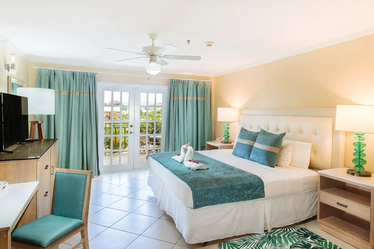 Bay Gardens Beach Resort and Spa 1